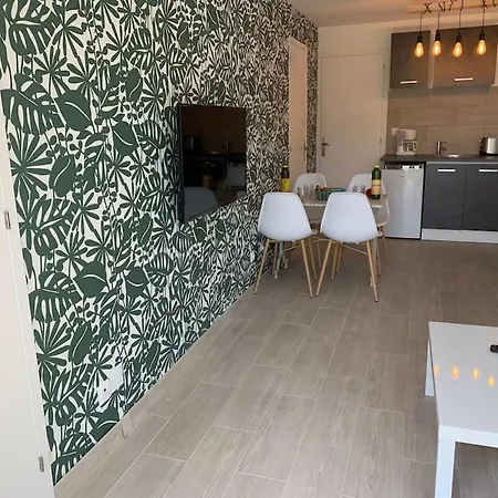 Bellucciu Di Vecchio***. *