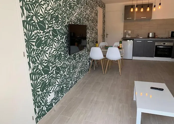 Bellucciu Di Vecchio***. *